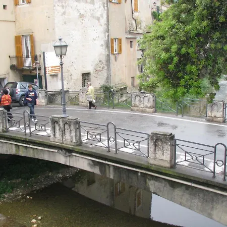 La Casa Sul Fiume Aquila Lägenhet